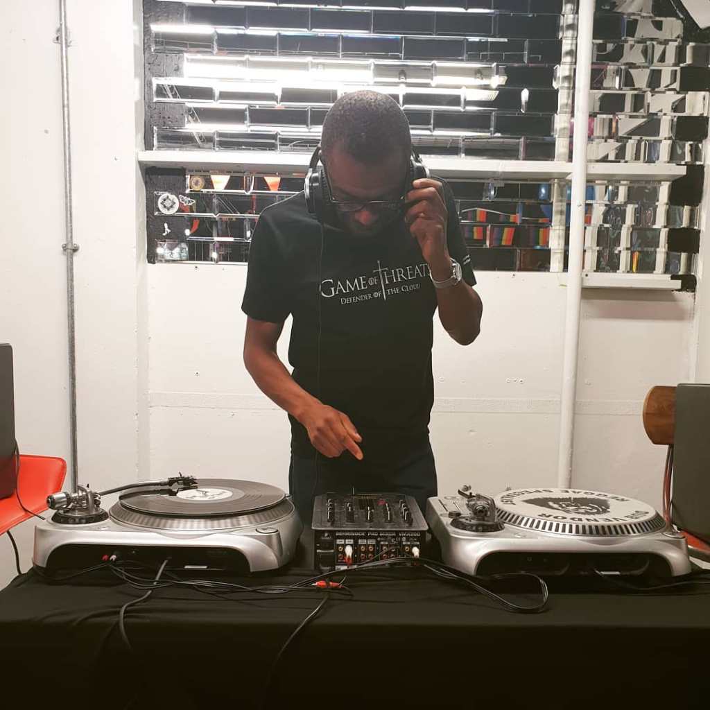 LISTEN: World Treasures Selectors Series – Caution!Horses (Vol. 4)